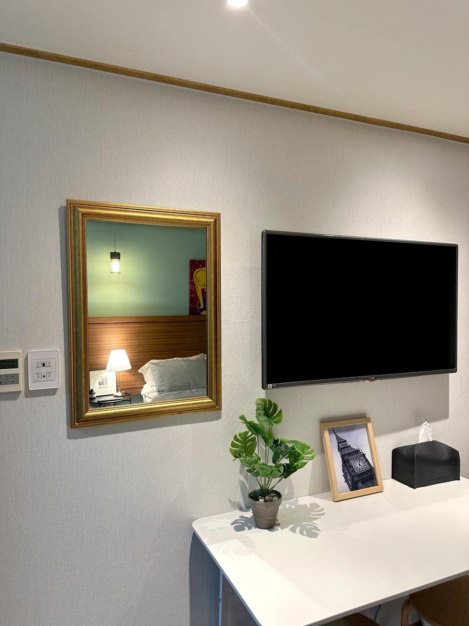 Guest house J